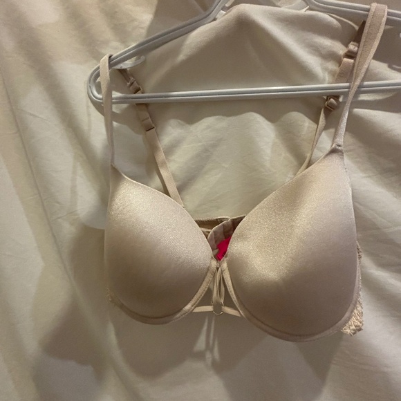 Victoria Secret Bra - Picture 1 of 4